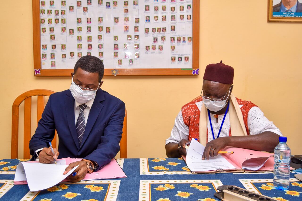 Signature de la convention Société Générale Burkina Faso et SOS villages d'enfants